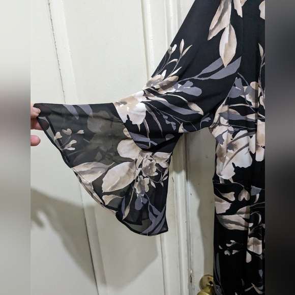 Connected Plus Size Floral Dress - 18W - Picture 8 of 10